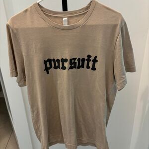 Pursuit Men's Tan Graphic T-shirt, size large